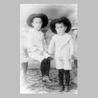 092-0021 Die Geschwister Bruno und Erich Todtenhaupt ca. 1904.jpg